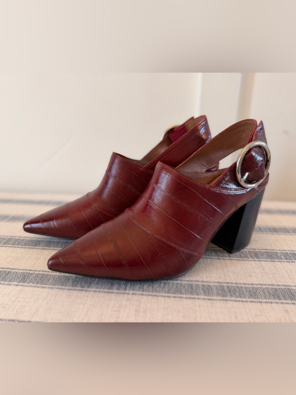 🖤 Jeffrey Campbell Cristo Croc-Embossed Slingback Block Heel Mules